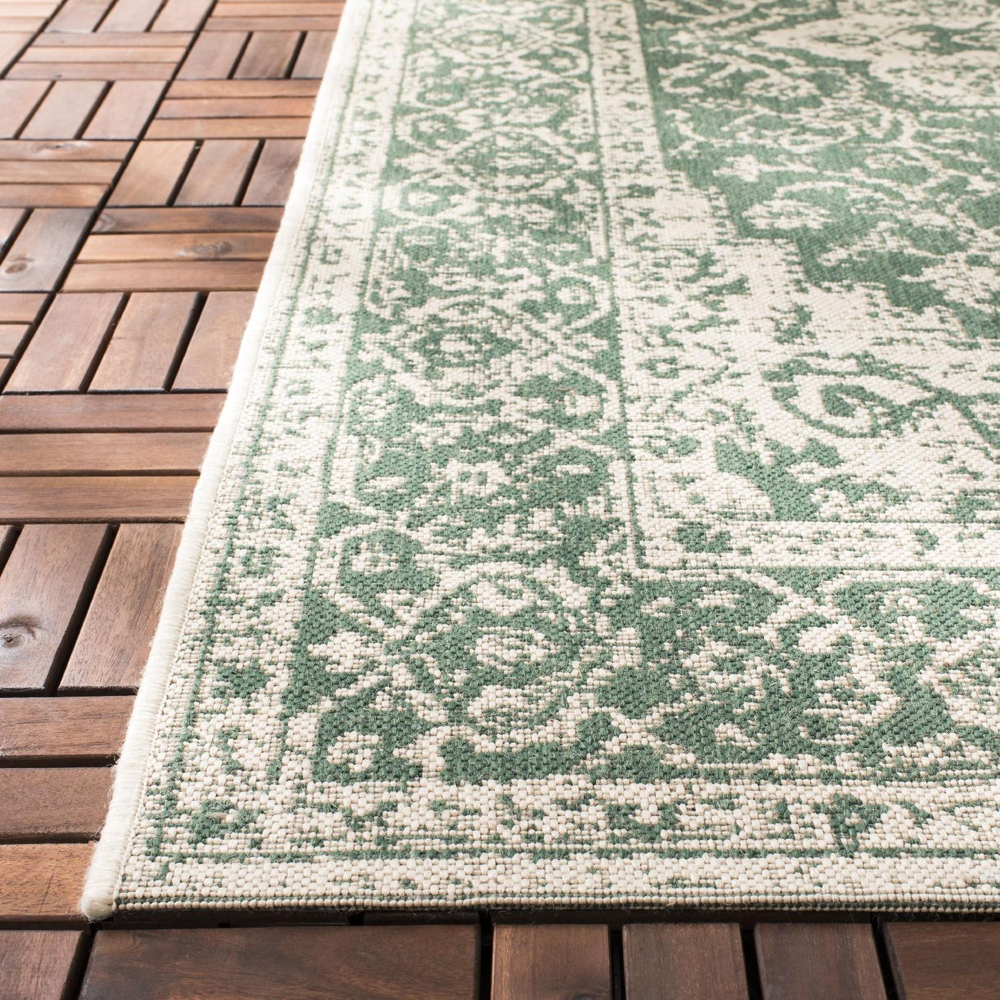 Beach House 137 Rug| Safavieh - BHS137