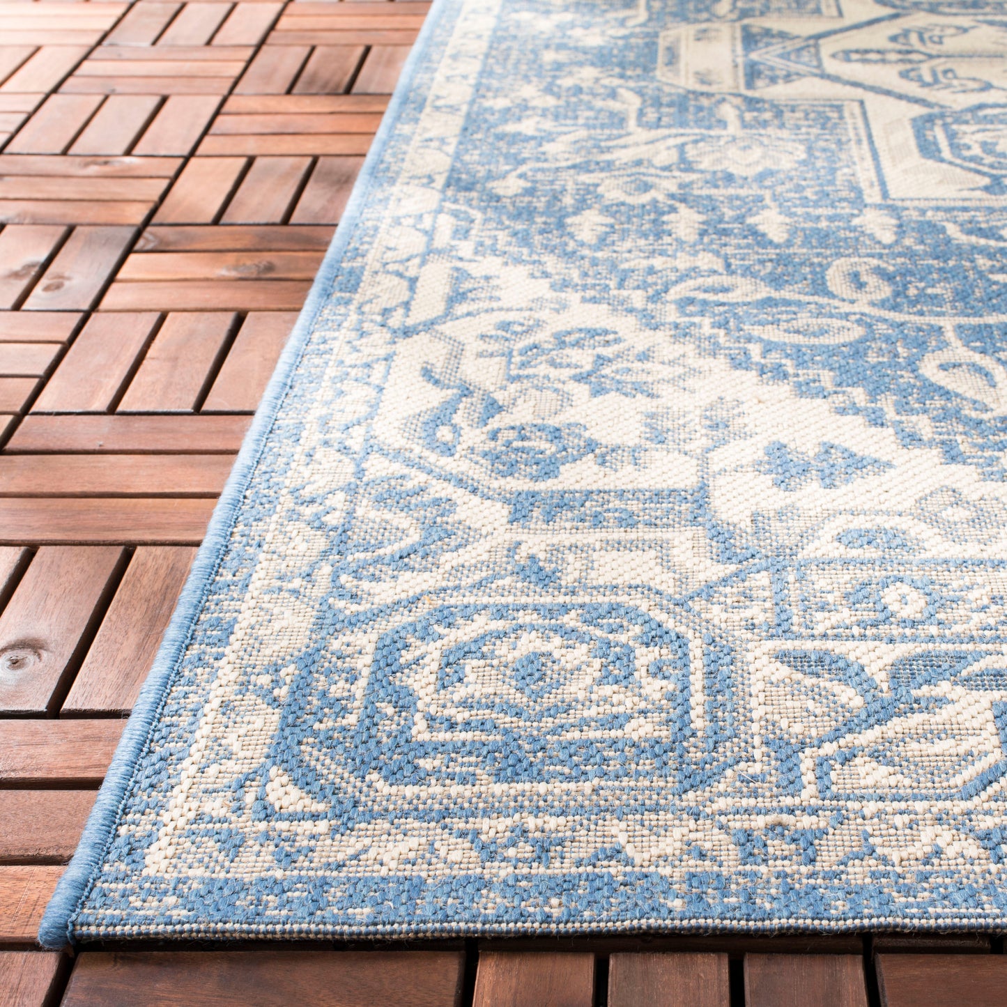 Beach House 138 Rug| Safavieh - BHS138